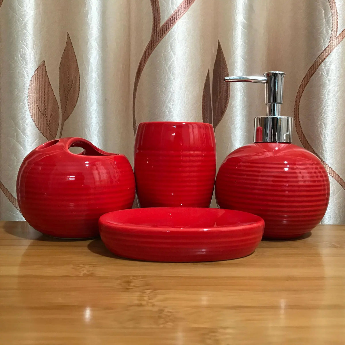 Juego de Accesorios de Baño de Cerámica Modernos y Minimalistas de 4 Piezas - ¡Elegante y Duradero!
