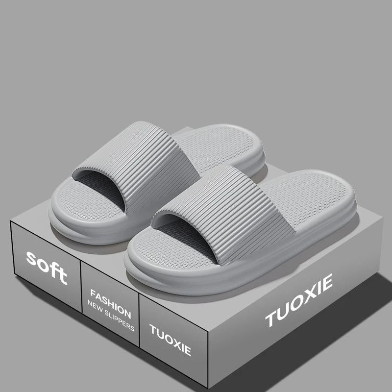 Zapatillas de EVA concisas de verano para mujer, chanclas suaves para el hogar para parejas, sandalias antideslizantes para baño, zapatos cómodos para la playa al aire libre para adultos
