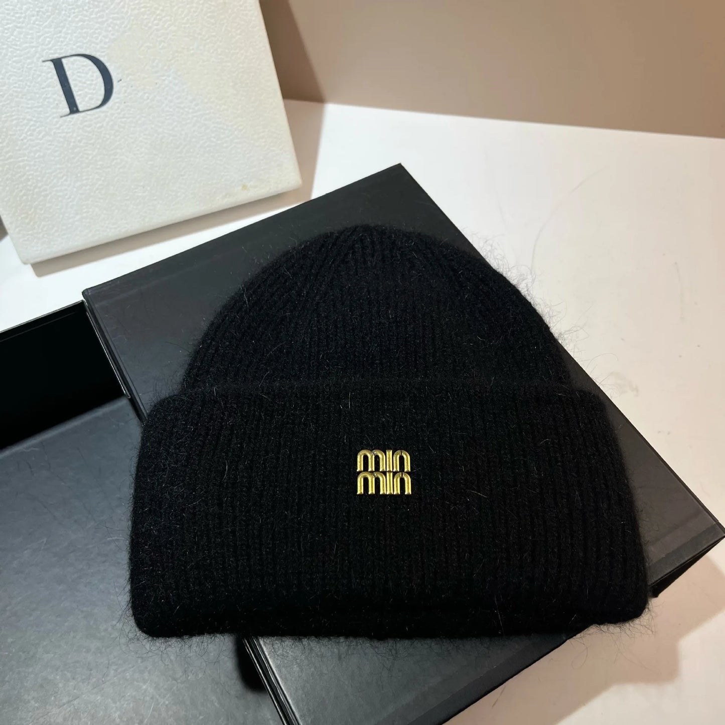 Gorro de invierno con letras, gorro tejido de piel de conejo cálido y frío, gorro grueso con protección para los oídos de Angora, gorros suaves y cálidos para mujer