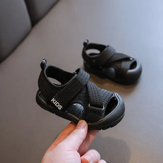 Sandalias para niño 2025, novedad de verano, zapatos para caminar para bebé, sandalias de suela blanda para niña, zapatos de malla, sandalias para niños, zapatos versátiles para niños