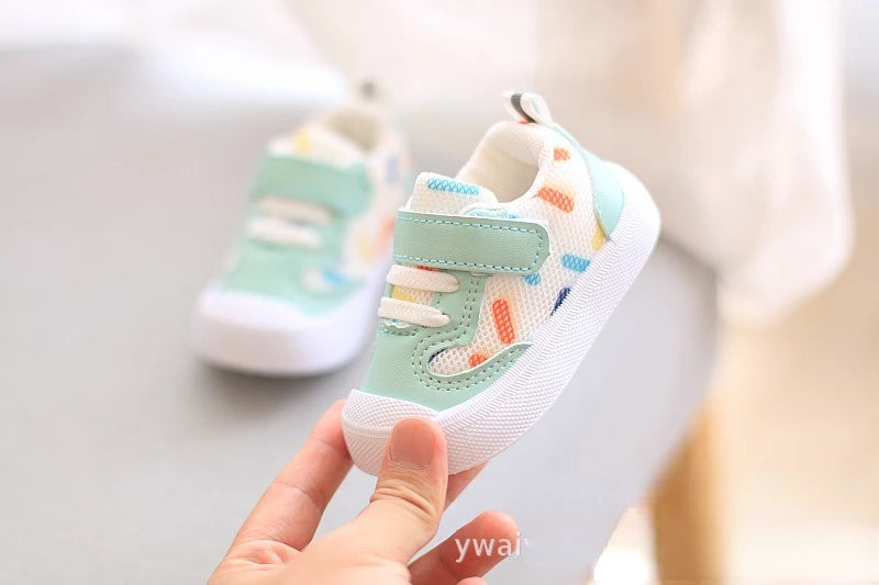 Zapatos Niña Zapatos para caminar de bebé otoño nueva suela suave Zapatos casuales de niño cara de malla zapato deportivo para niña recién nacida Zapatos de bebé Zapatillas
