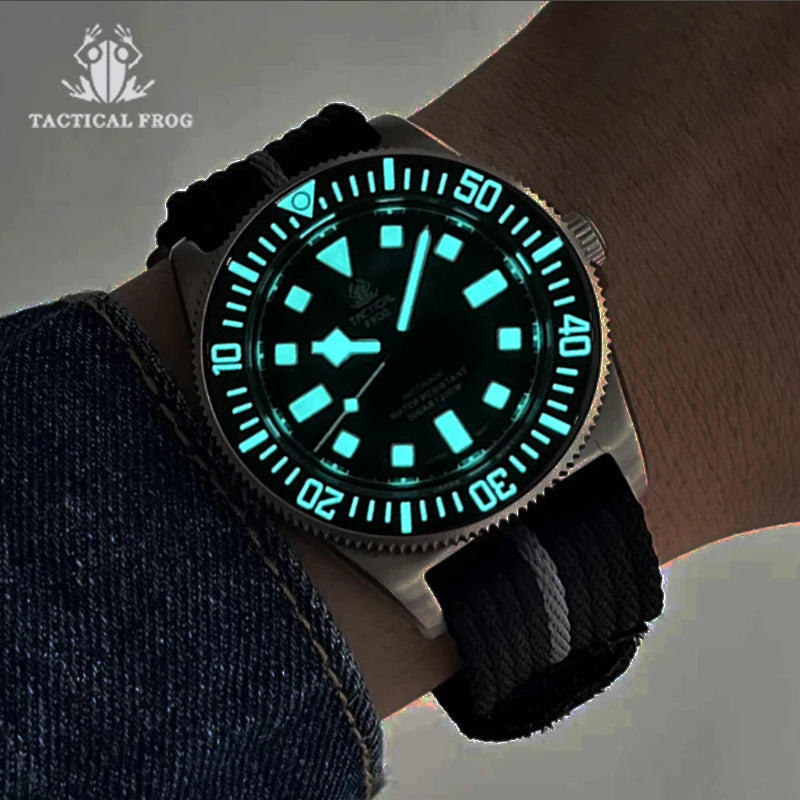 Reloj de buceo táctico Frog FXD V4 de titanio resistente al agua hasta 200M para hombre, movimiento NH35 de 42mm, BGW-9 de zafiro mecánico automático luminoso