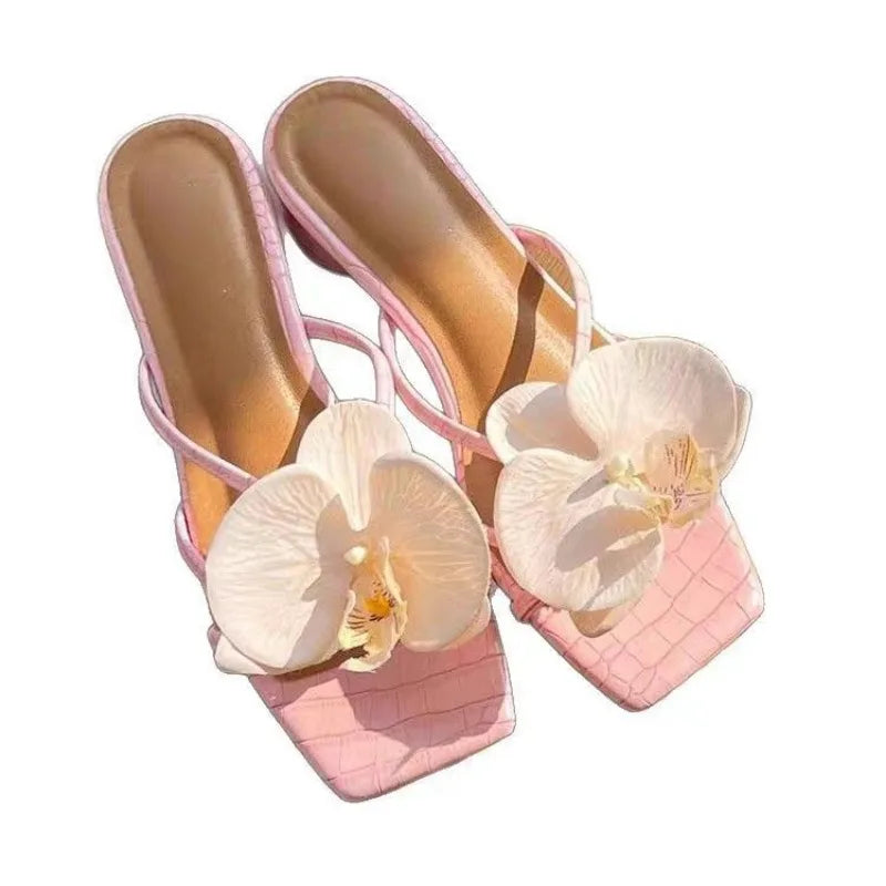 Sandalias de mujer 2025, nuevas sandalias poco profundas, zapatos informales de moda de alta calidad para mujer, sandalias elegantes de diseñador con flores para mujer