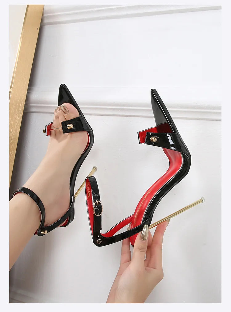 Sandalias de tacón alto con punta estrecha y decoración de Metal para mujer, zapatos de tacón súper alto con correa y hebilla de PU, zapatos de tacón para actuación en escenario de 12cm