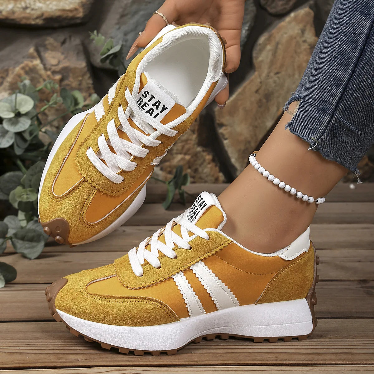 Zapatillas de deporte de mujer con suela gruesa de primavera 2026, nuevas zapatillas informales de cuero con retales, zapatos cómodos informales para exteriores para mujer, zapatos de mujer