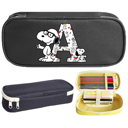 Estuche de Lápices de Gran Capacidad con Diseño de Snoopy para Estudiantes, Estuche de Lápices con Letras de la A a la Z Estampadas, Estuche de Almacenamiento de Papelería de Moda para Niños y Niñas
