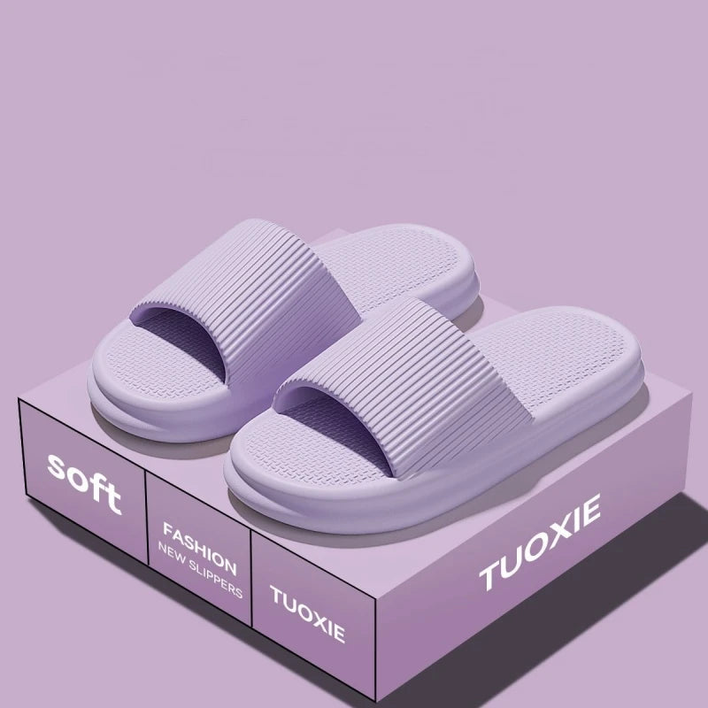 Zapatillas de EVA concisas de verano para mujer, chanclas suaves para el hogar para parejas, sandalias antideslizantes para baño, zapatos cómodos para la playa al aire libre para adultos