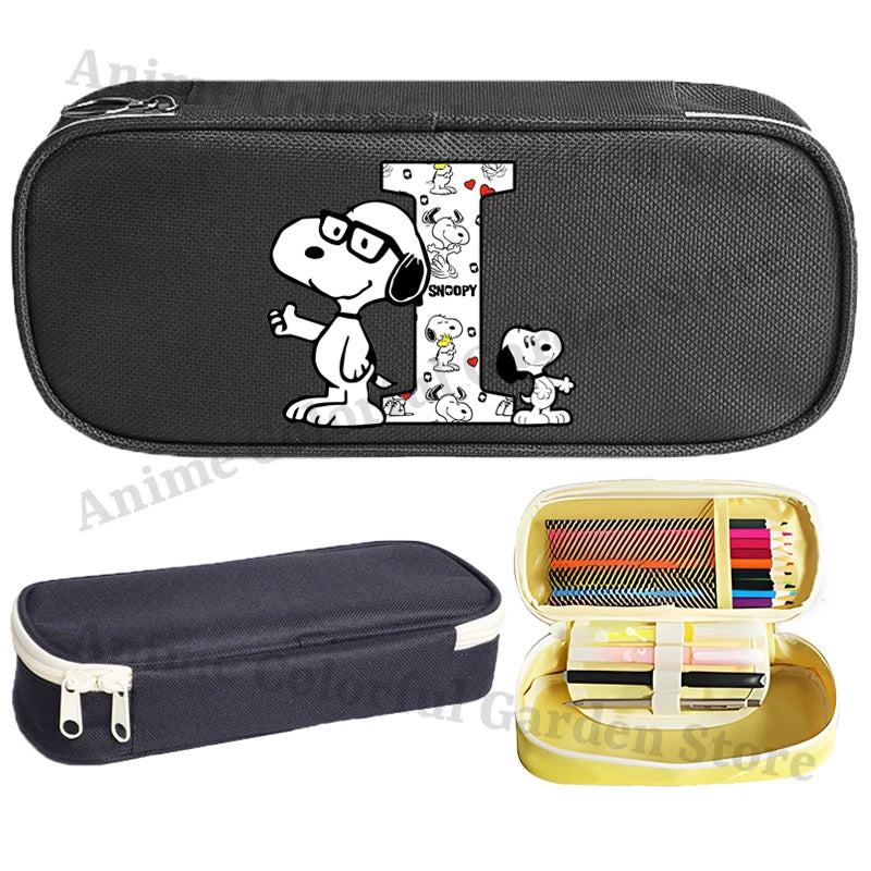 Estuche de Lápices de Gran Capacidad con Diseño de Snoopy para Estudiantes, Estuche de Lápices con Letras de la A a la Z Estampadas, Estuche de Almacenamiento de Papelería de Moda para Niños y Niñas
