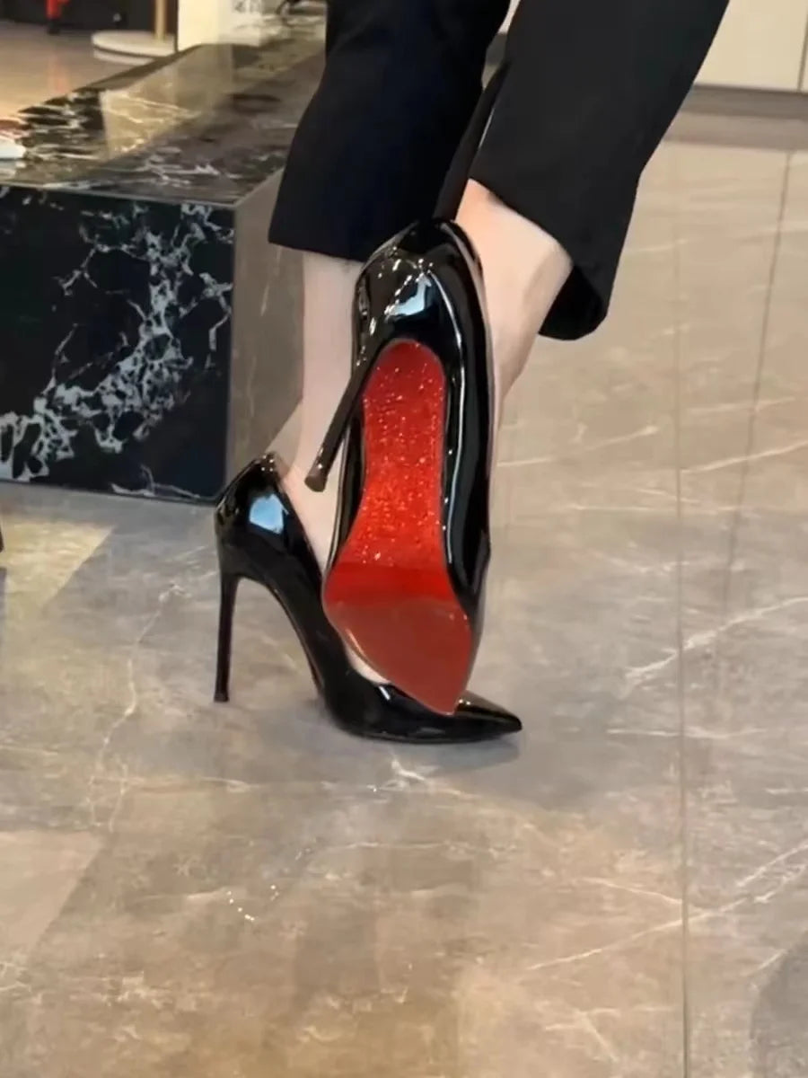 Zapatos de tacón alto con diamantes de imitación para mujer, tacones delgados, nuevos, impresionantes y sexys, zapatos de boda negros de charol con punta, zapatos de tacón alto.
