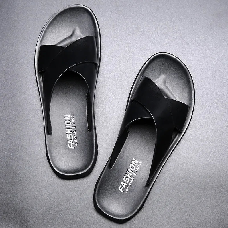 Sandalias para Hombre, zapatillas de cuero genuino, marca de lujo, zapatos planos a la moda para Hombre, Sandalia de playa antideslizante informal, Zapatos para Hombre 2024