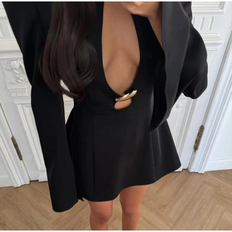 Minivestido negro ahuecado para mujer, vestido Sexy de corte en A con cuello redondo y manga larga, vestidos cortos ceñidos en la cintura, bata elegante para fiesta y discoteca 2025