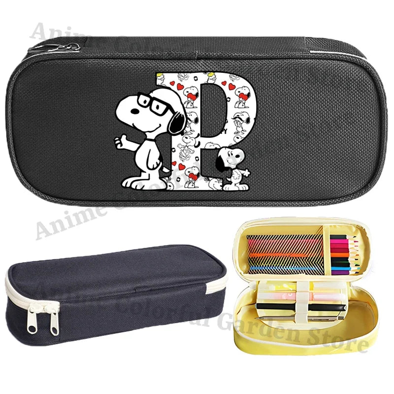 Estuche de Lápices de Gran Capacidad con Diseño de Snoopy para Estudiantes, Estuche de Lápices con Letras de la A a la Z Estampadas, Estuche de Almacenamiento de Papelería de Moda para Niños y Niñas
