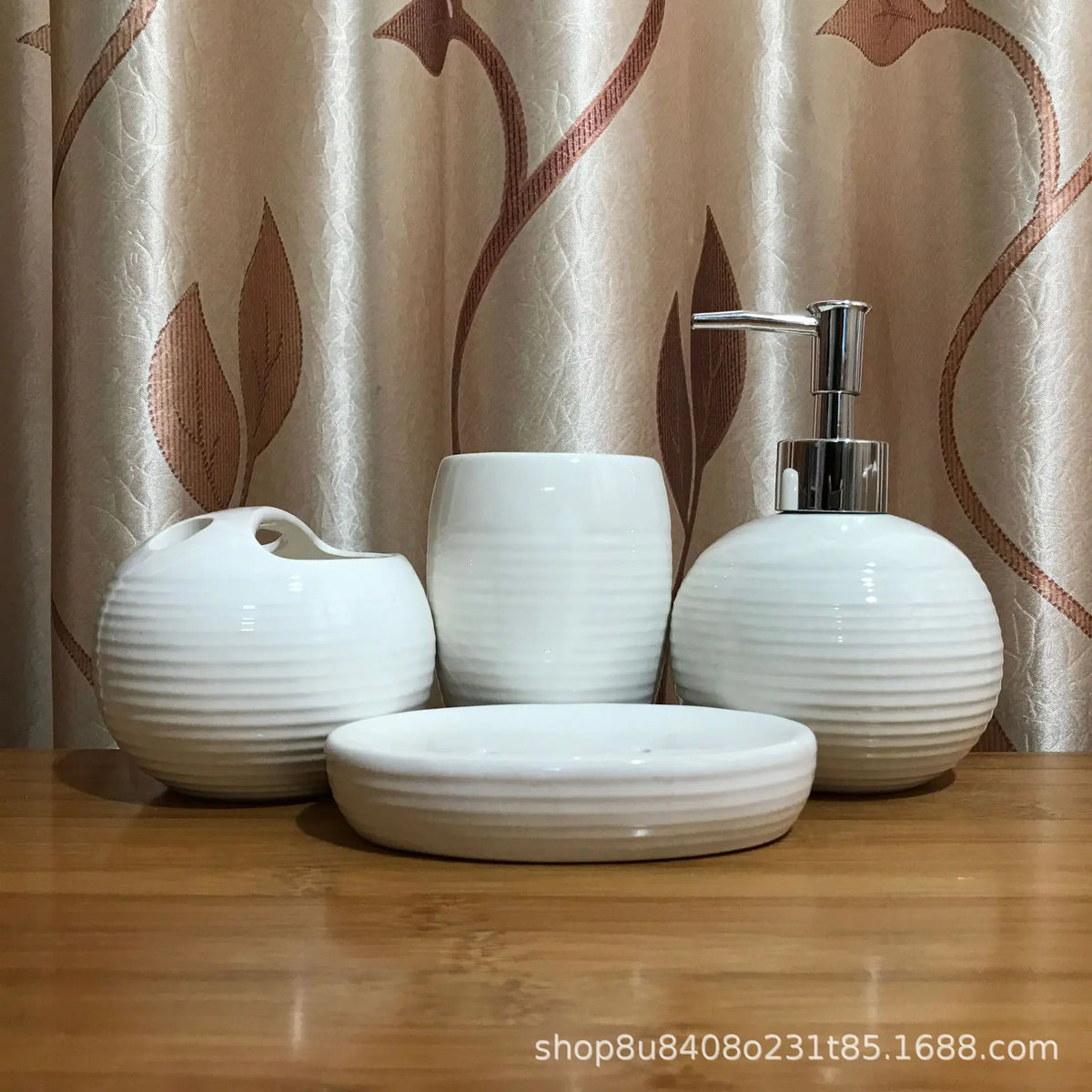 Juego de Accesorios de Baño de Cerámica Modernos y Minimalistas de 4 Piezas - ¡Elegante y Duradero!