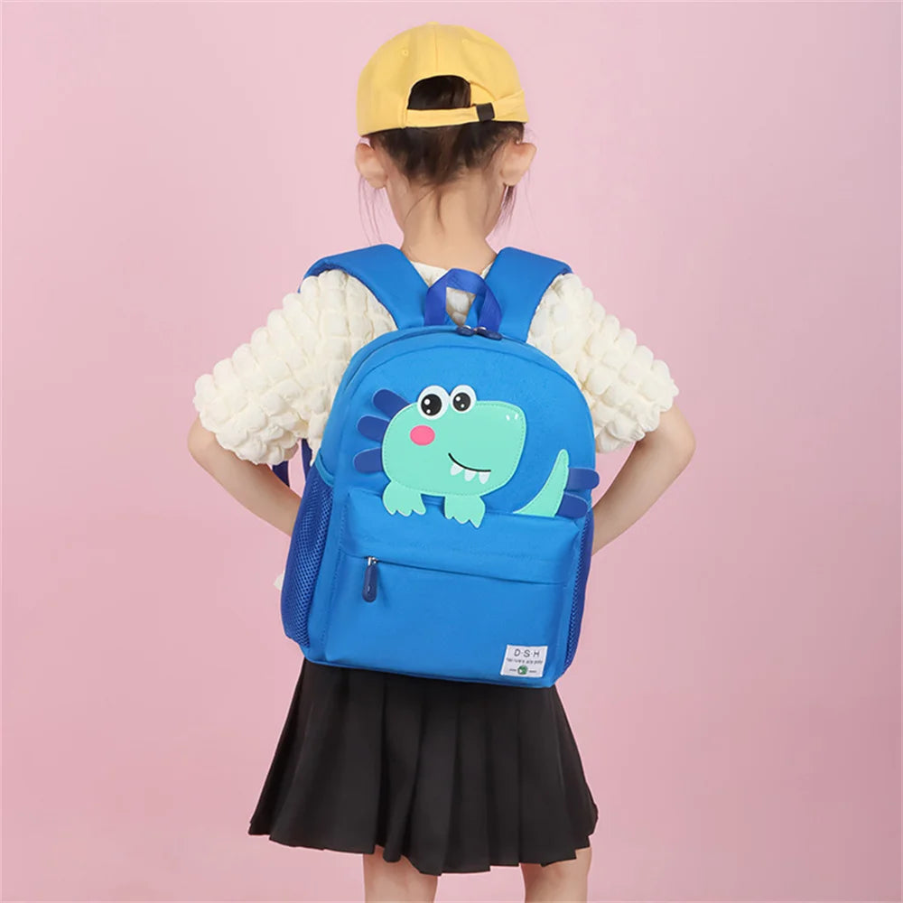 Mochila de dinosaurio pequeño con nombre personalizado, mochila escolar bonita de dibujos animados para niños, mochilas salientes con nombre bordado personalizado para niños y niñas