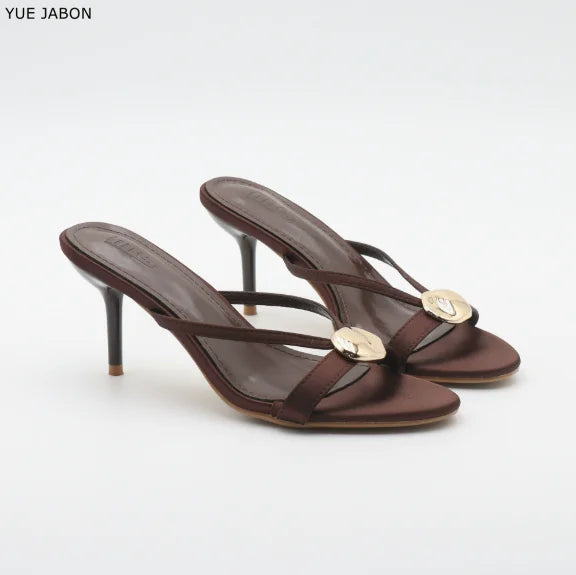 Zapatillas de Tacón Fino Rojas de Satén para Mujer, Sandalias con Hebilla Metálica y Punta Abierta, Zapatos de Vestir de Tacón Alto de Marca de Lujo Negros y Concisos para Dama