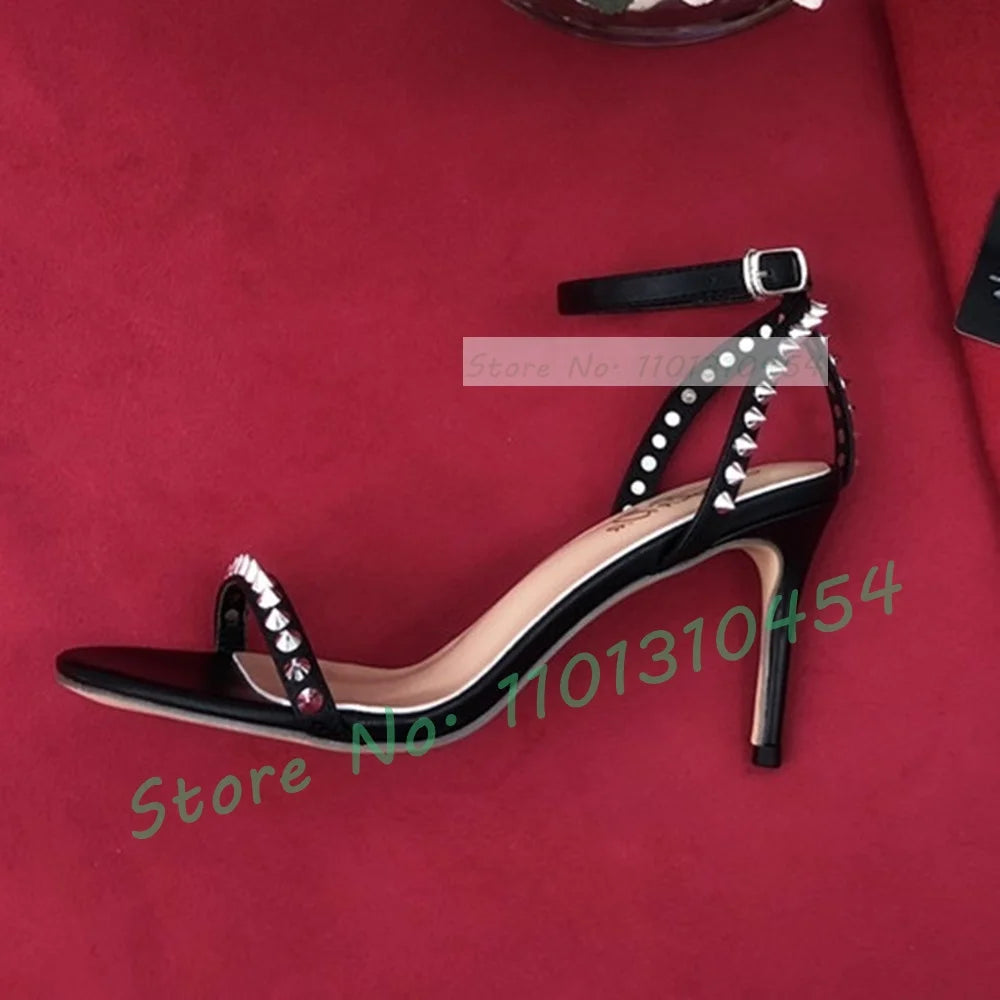 Sandalias con remaches de Metal y correa en el tobillo para mujer, zapatos de tacón alto con plantilla roja, cómodos y sexys, para fiesta, Verano