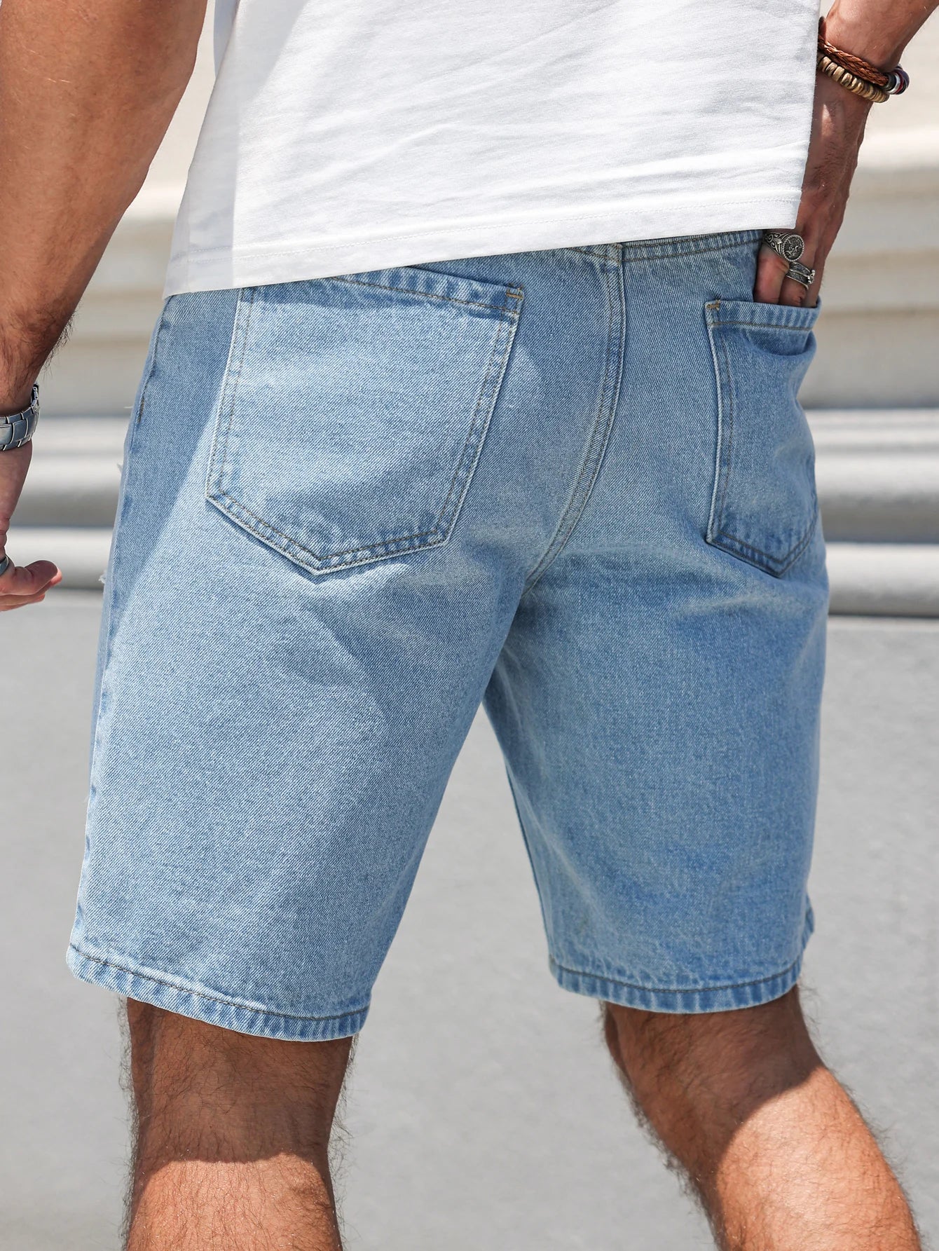 Pantalones cortos de mezclilla de búfalo de agua lavados con agujeros - Pantalones cortos casuales de cinco piezas rectos sueltos de moda para hombres - Nuevo estilo de verano