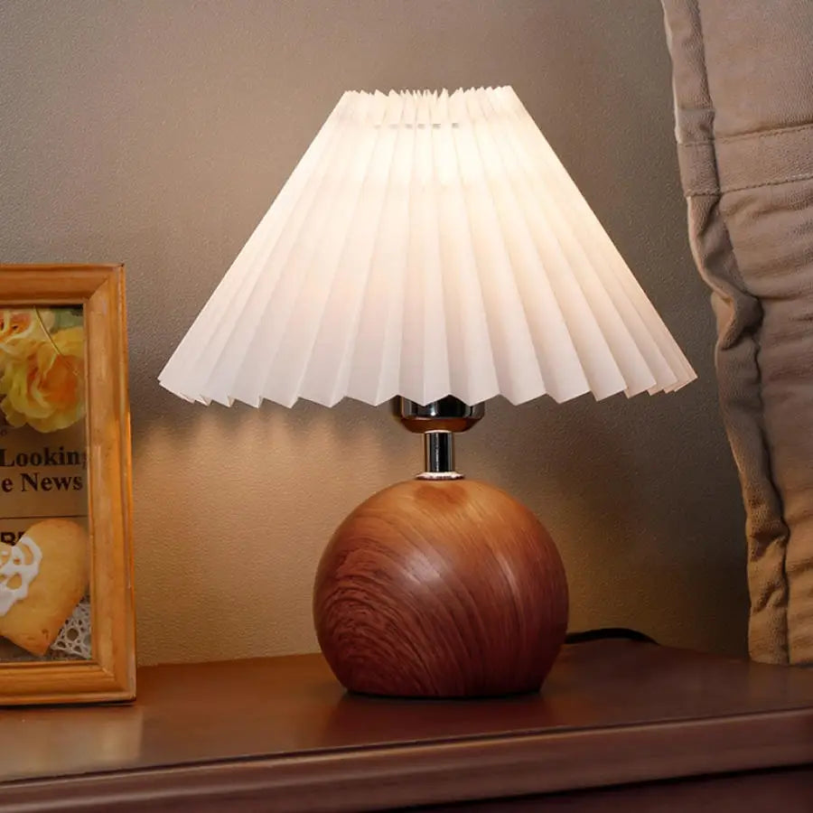 Lámpara LED para mesita de noche, bonitas y pequeñas lámparas plisadas para mesita de noche, luz ambiental Circular de nogal, decoración de dormitorio USB, luz nocturna