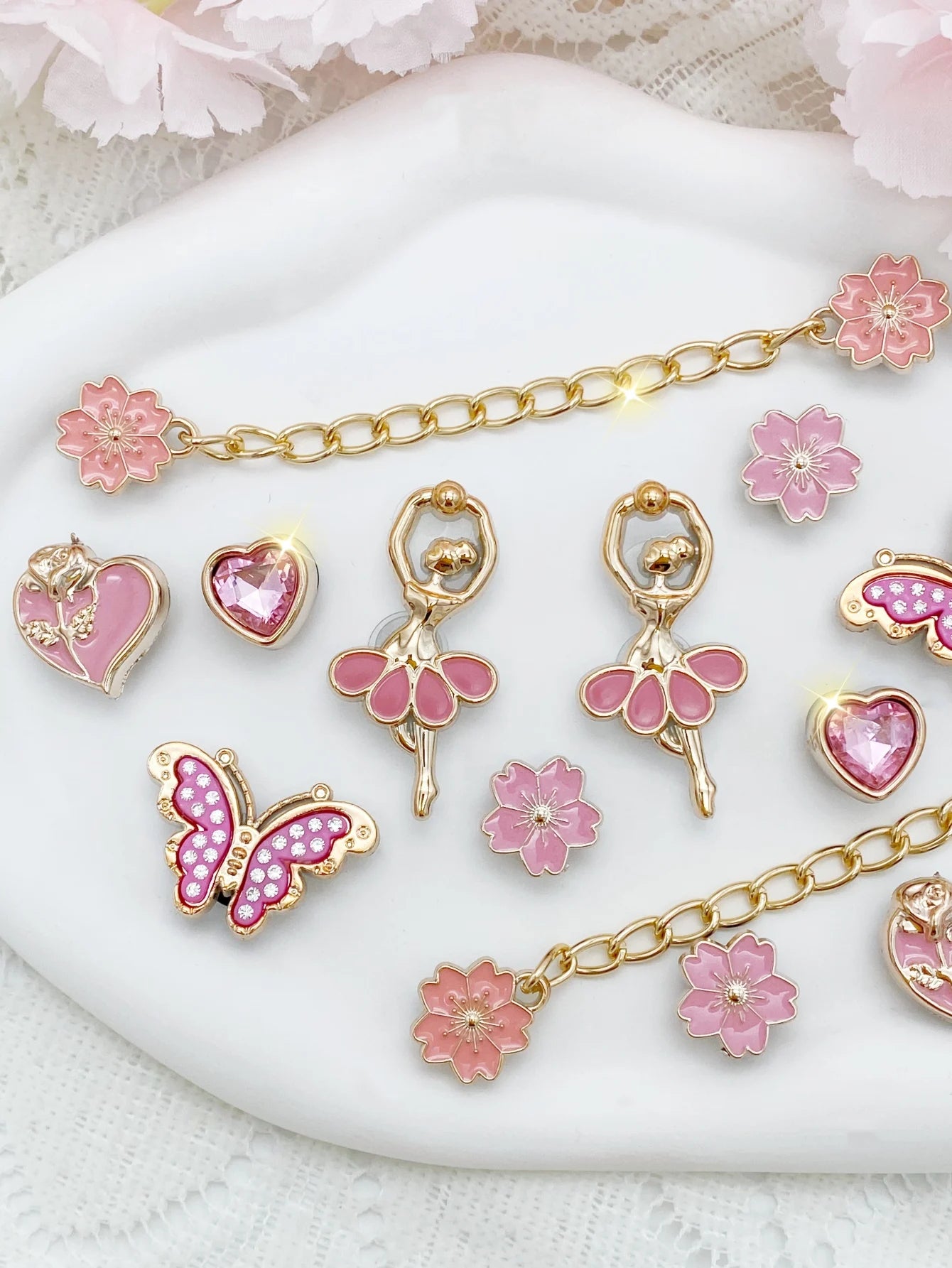14 adornos de moda para zapatos de ABS: flores rosas, mariposas, corazones y cadenas de flores. Decoraciones removibles DIY para sandalias, A