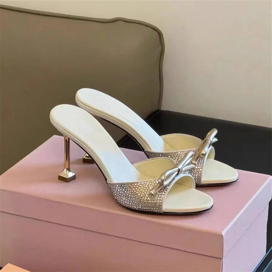 Zapatillas de cristal de diseñador para mujer, zapatos de vestir de tacón alto, zapatos de tacón para mujer, sandalias de lujo con lazo para mujer, chanclas de pasarela 2025