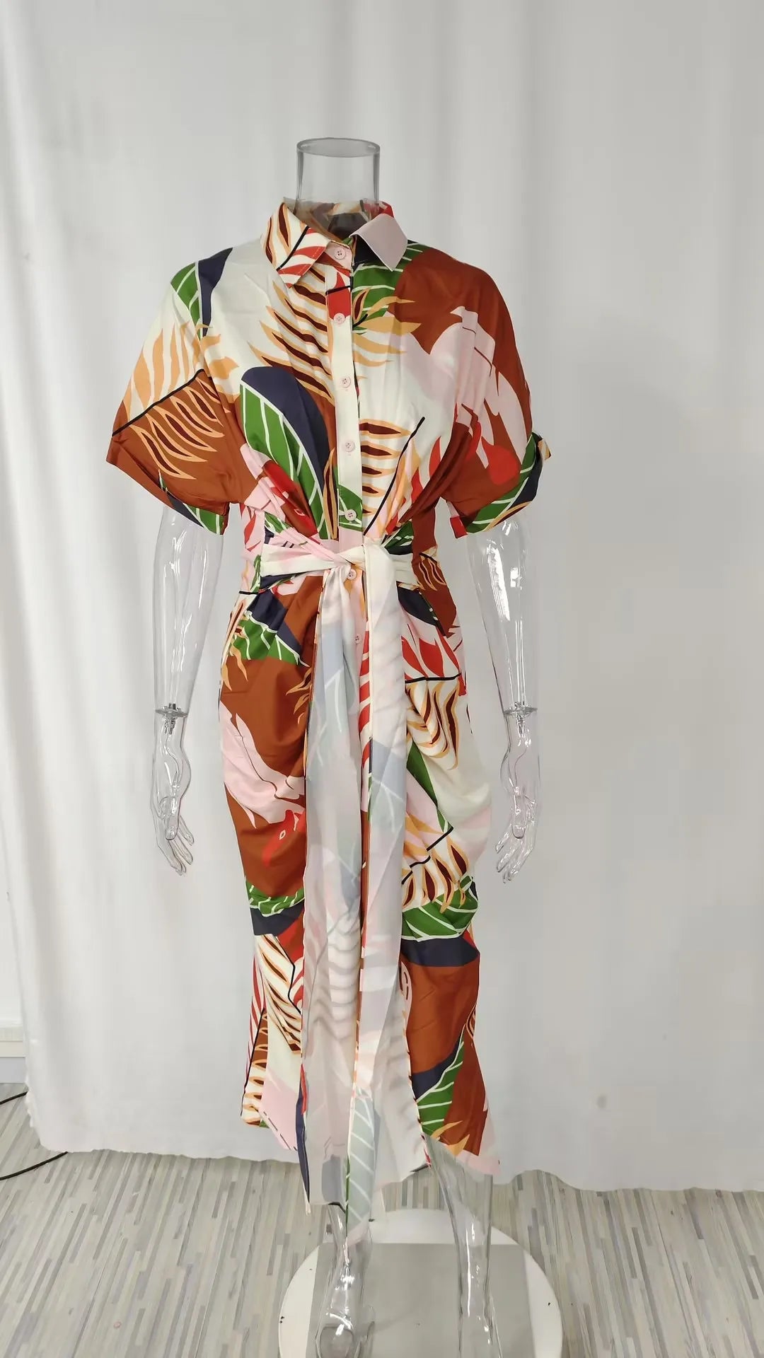 Vestidos Elegantes para Mujer 2026: Vestido de Mujer con Estampado Irregular, Cuello Solapa, Ajuste Delgado y Contraste, Ideal para el Trabajo y con un Toque de Temperamento.