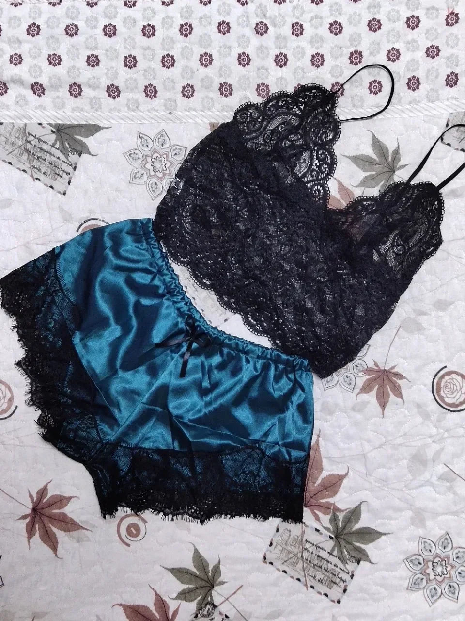 Conjunto de pijamas de 2 piezas para mujer, ropa de dormir, lencería sexy, tops cortos de seda de encaje y pantalones cortos, conjuntos de pijamas informales