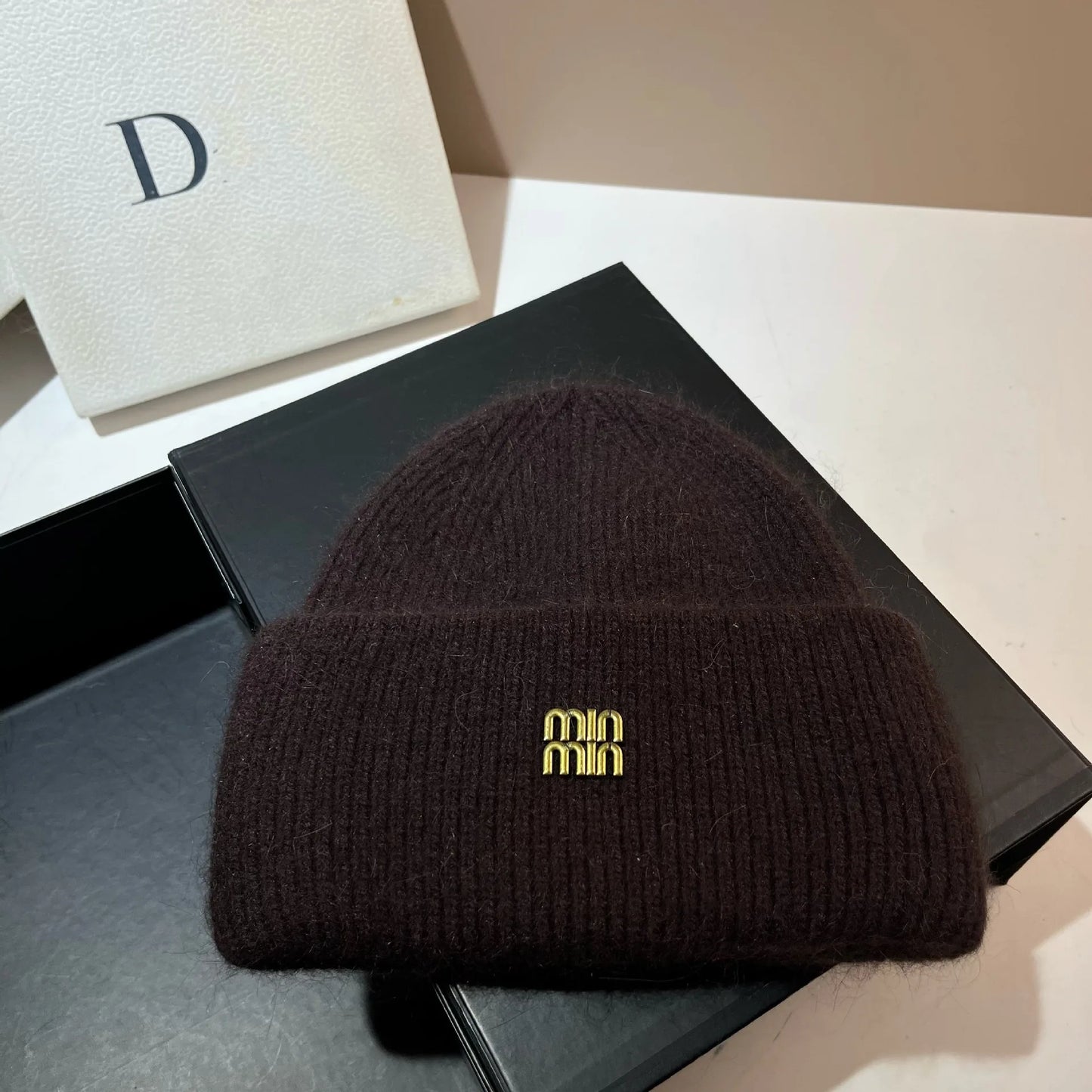 Gorro de invierno con letras, gorro tejido de piel de conejo cálido y frío, gorro grueso con protección para los oídos de Angora, gorros suaves y cálidos para mujer