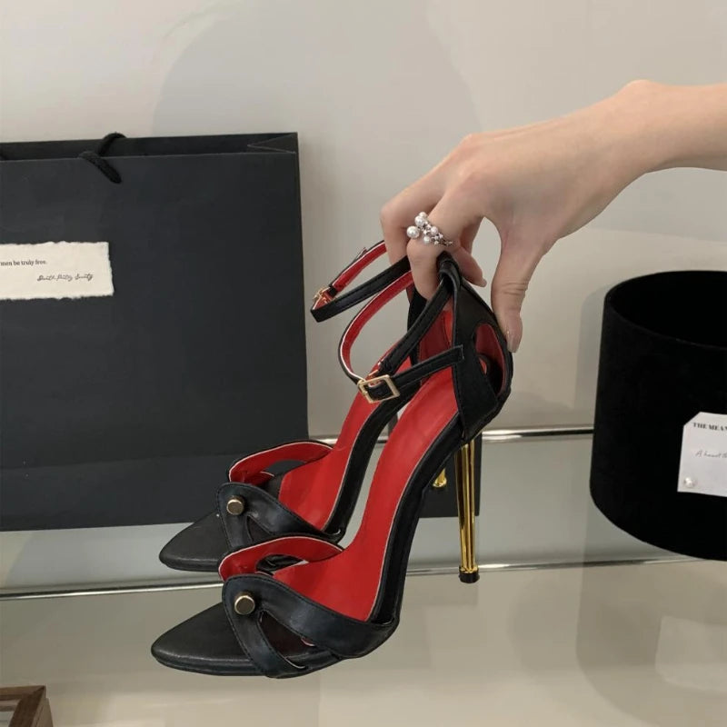 Sandalias de tacón alto para mujer, con estampado de leopardo, talla grande, con remaches metálicos huecos y puntiagudos, electrochapadas, para fiesta y discoteca, 2026