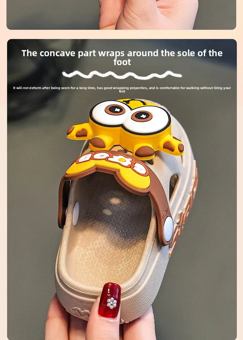2026 Zapatillas para niños, bonitos dibujos animados para niñas y niños con suelas blandas, bolsas para bebés, zapatos perforados, sandalias para el hogar y el bebé
