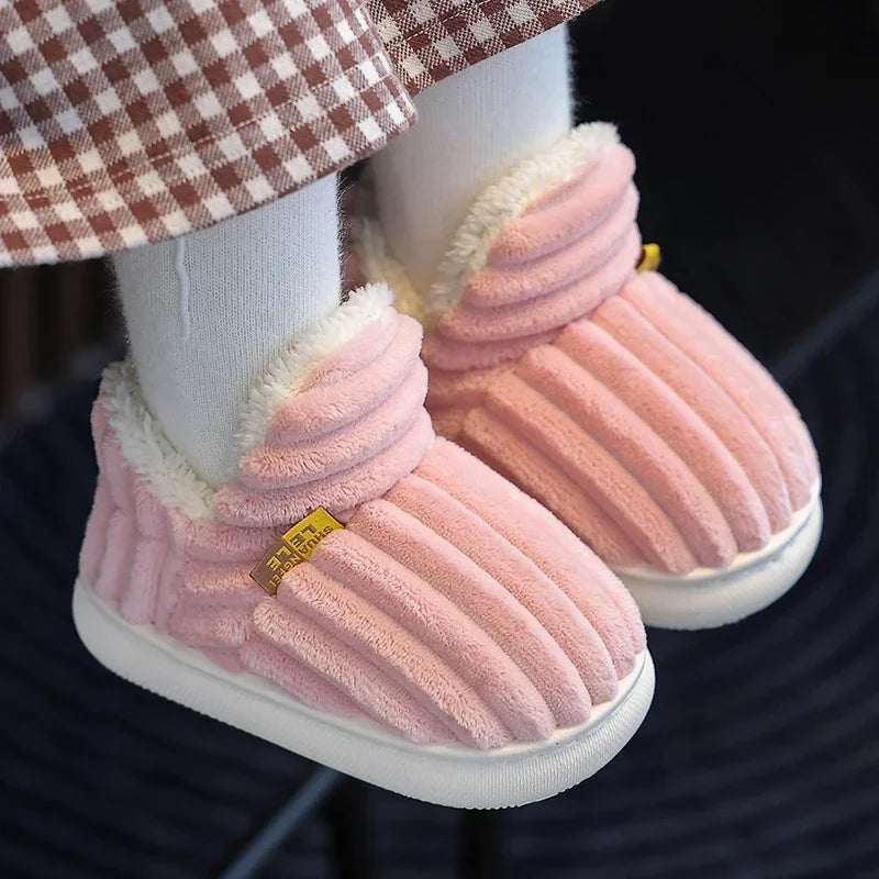 Nuevas zapatillas de felpa a rayas sencillas de invierno, suela suave antideslizante para niños y niñas, zapatos cálidos de algodón para el hogar