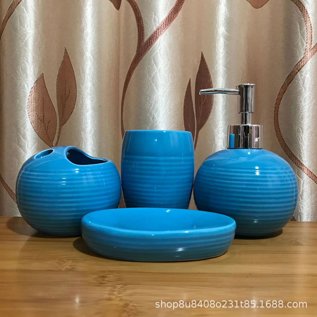 Juego de Accesorios de Baño de Cerámica Modernos y Minimalistas de 4 Piezas - ¡Elegante y Duradero!