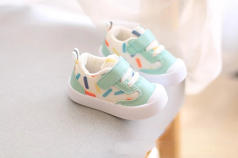Zapatos Niña Zapatos para caminar de bebé otoño nueva suela suave Zapatos casuales de niño cara de malla zapato deportivo para niña recién nacida Zapatos de bebé Zapatillas