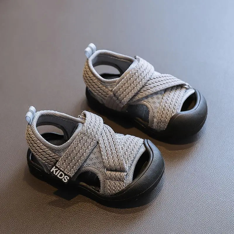 Sandalias para niño 2025, novedad de verano, zapatos para caminar para bebé, sandalias de suela blanda para niña, zapatos de malla, sandalias para niños, zapatos versátiles para niños
