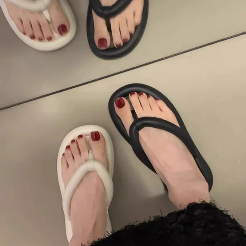 Chanclas de verano de colores caramelo, zapatillas planas de fondo suave para playa para mujeres y hombres, sandalias planas antideslizantes ligeras para exteriores