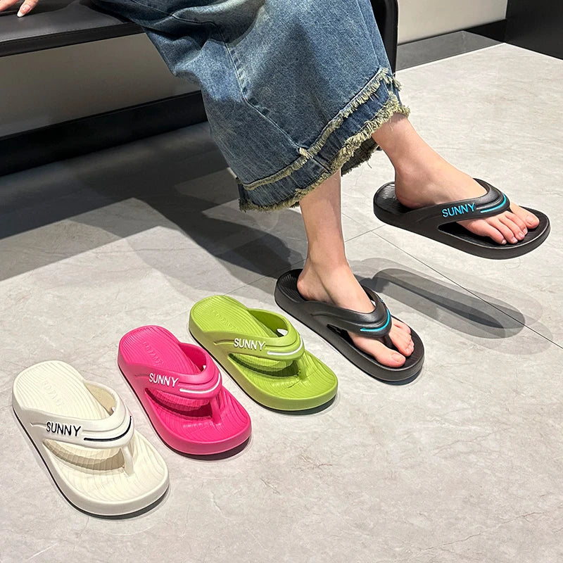 Chanclas de EVA con plataforma gruesa para mujer, sandalias de playa antideslizantes con Clip dedos, cómodas zapatillas de nube de suela blanda para verano