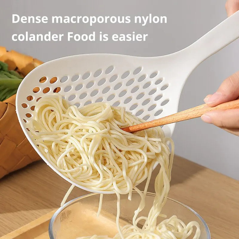 1 unids cuchara blanca de gran capacidad con soporte de alta temperatura colgado dumplings Red de fugas no fácil de deformar suministros de cocina