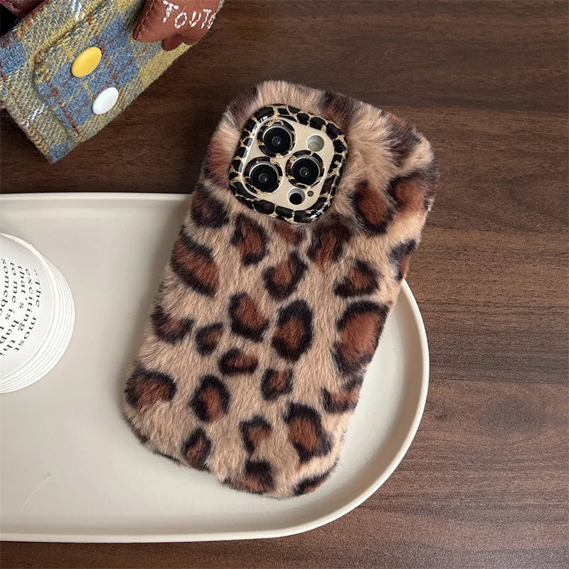 Funda de teléfono con soporte de lente de felpa peluda de leopardo a la moda para iPhone 17Air 15 14 13 12 11 16 Pro Max con cubierta a prueba de golpes con cadena para la muñeca