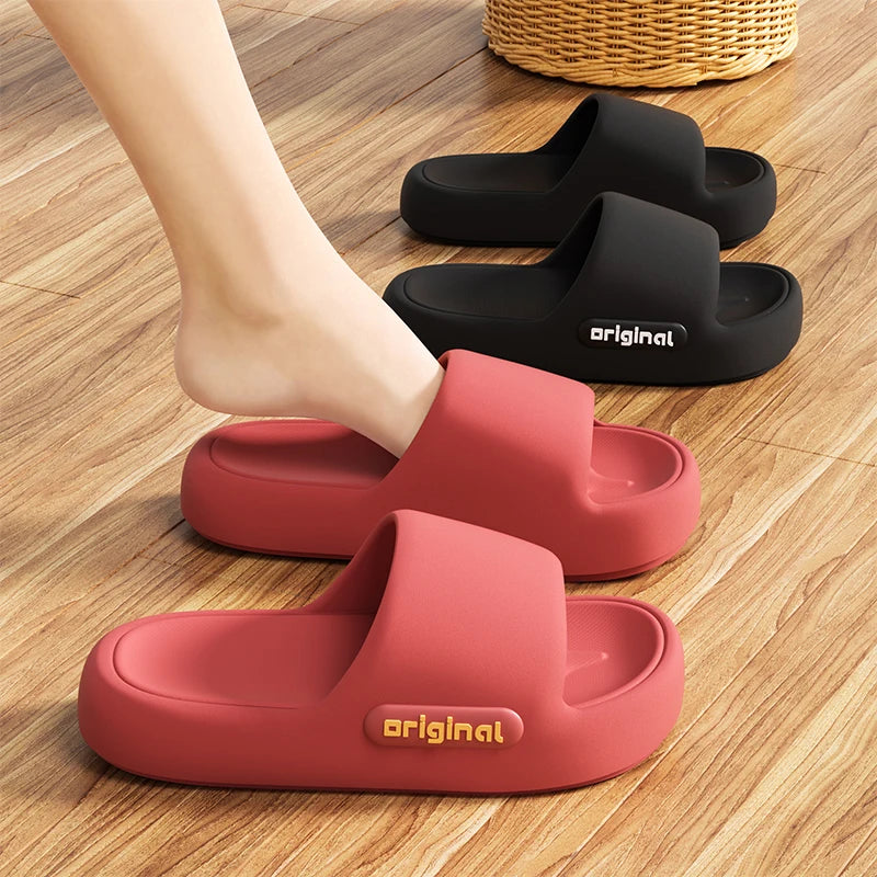 Zapatillas de nube con parte inferior gruesa, sandalias de plataforma con estampado de letras a la moda para mujer, cómodas chanclas de almohada de playa de suela suave 2025