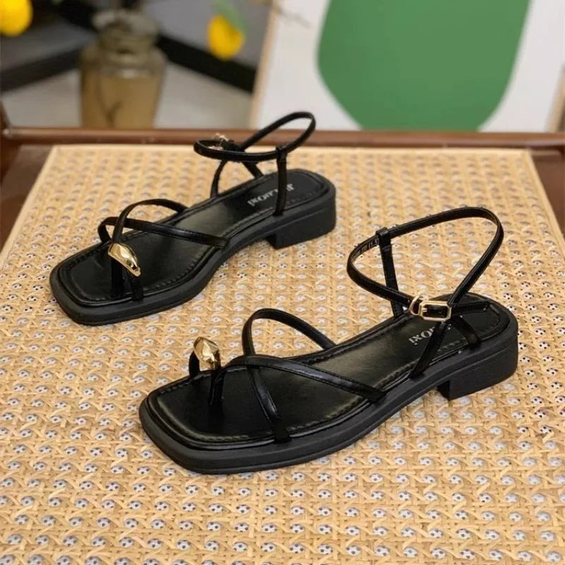 Sandalias de tacón alto para mujer, novedad de verano 2025, Sandalias sólidas informales y deportivas cómodas de tacón bajo para niñas, Sandalias para mujer