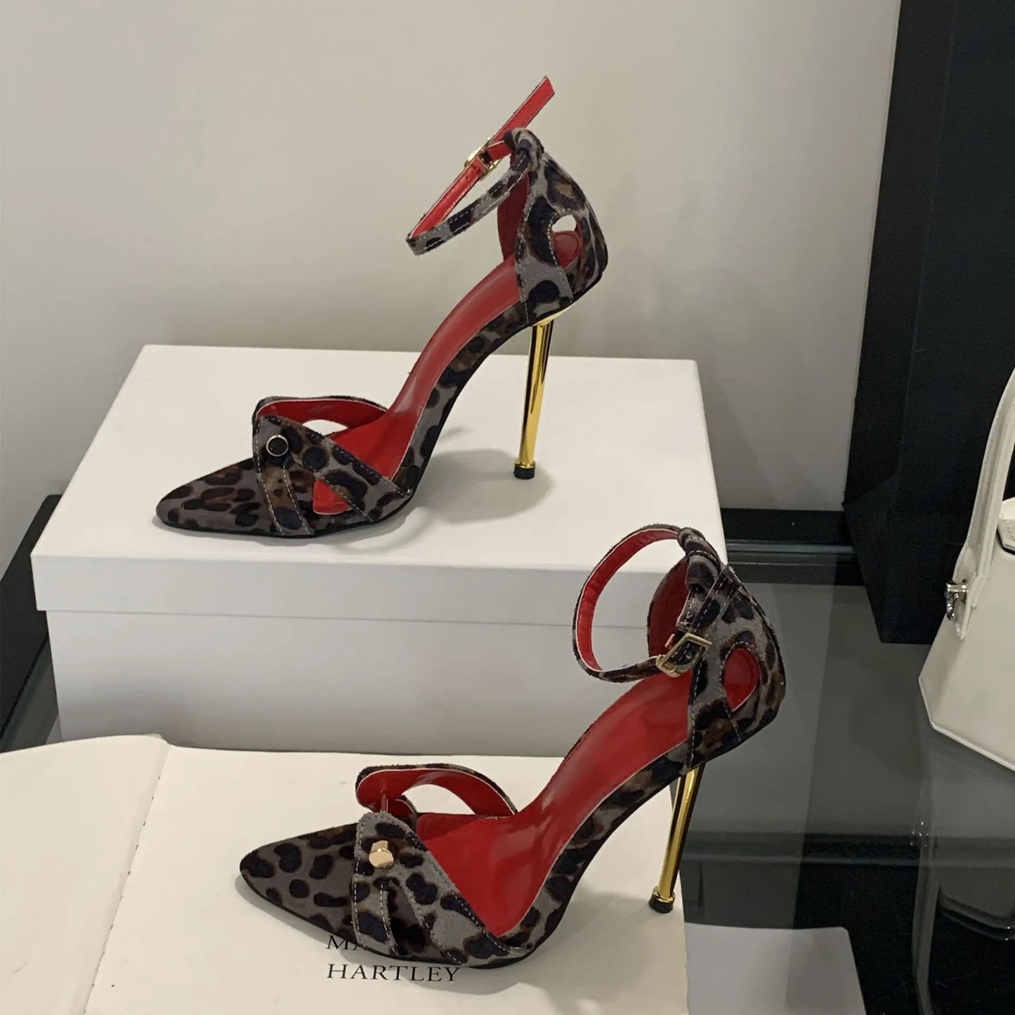 Sandalias de Tacón de Aguja con Correa de Tobillo y Estampado de Leopardo para Mujer, Zapatos de Vestir para Fiesta, Tacones de Aguja con Banda Metálica Estrecha y Punta en Pico