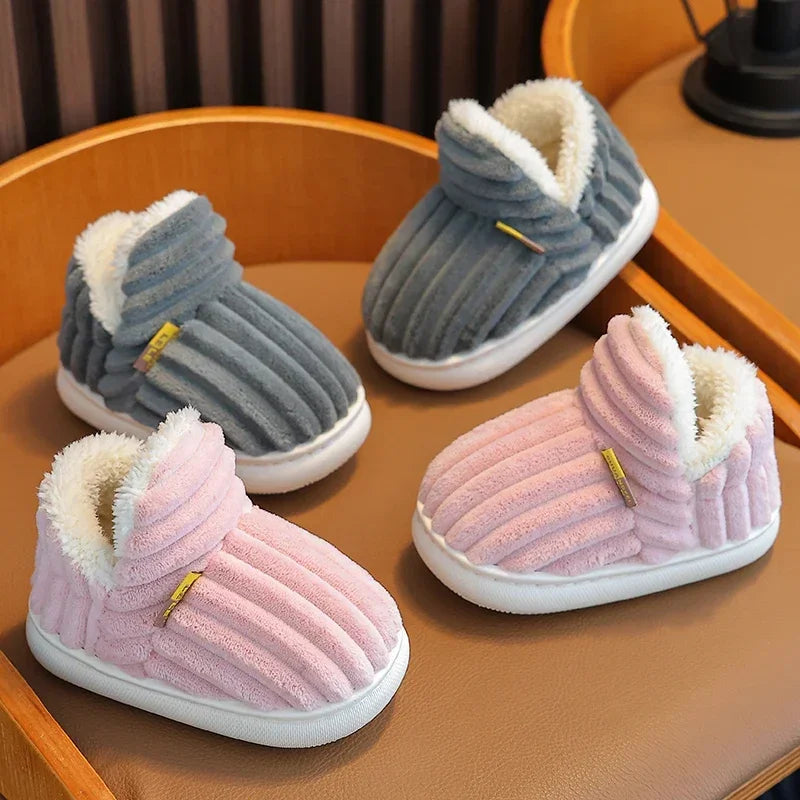 Nuevas zapatillas de felpa a rayas sencillas de invierno, suela suave antideslizante para niños y niñas, zapatos cálidos de algodón para el hogar