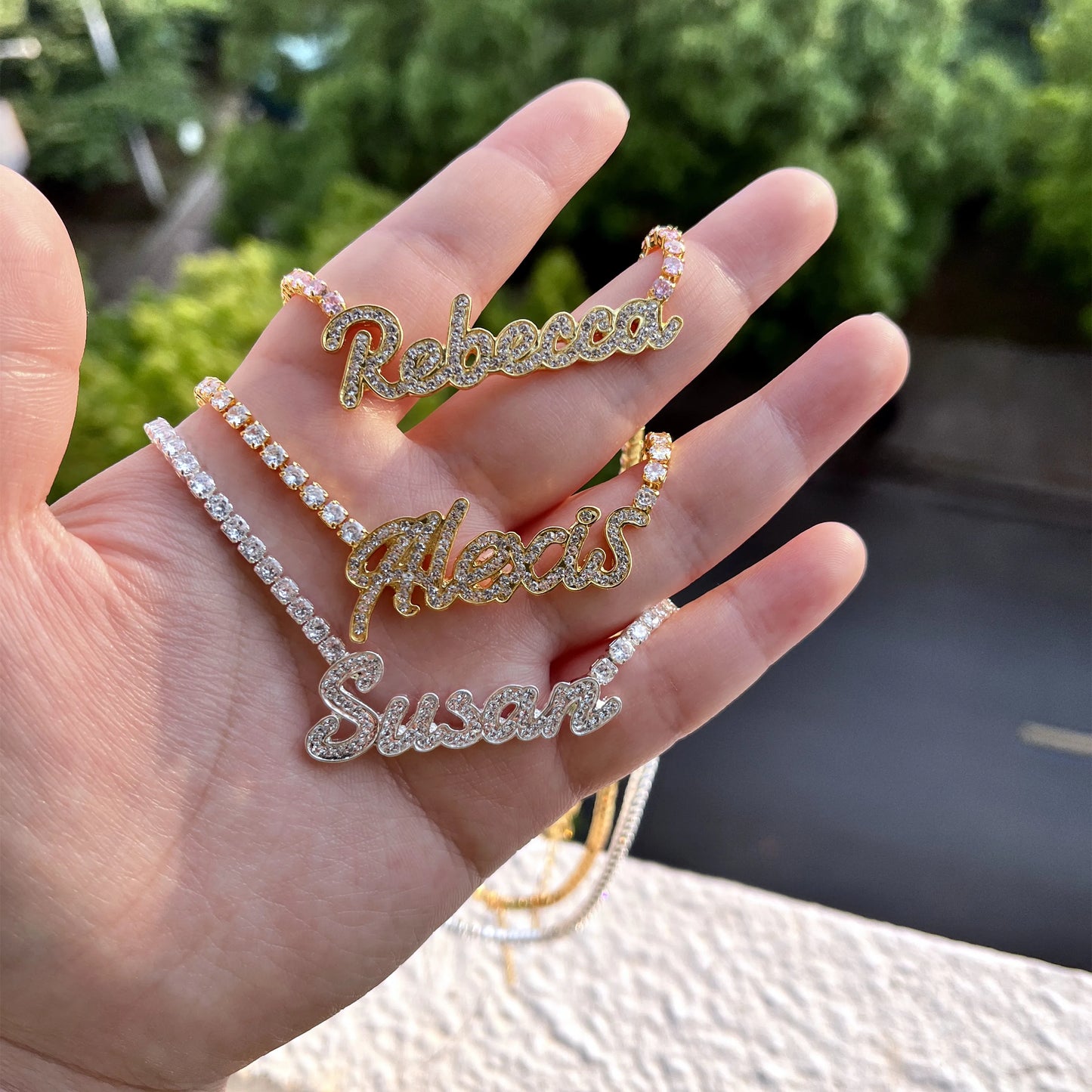 DUOYING, collar con placa con nombre de seda personalizado con cadena de tenis, collar con letras de contorno pavimentado personalizado para mujer, collar con nombre