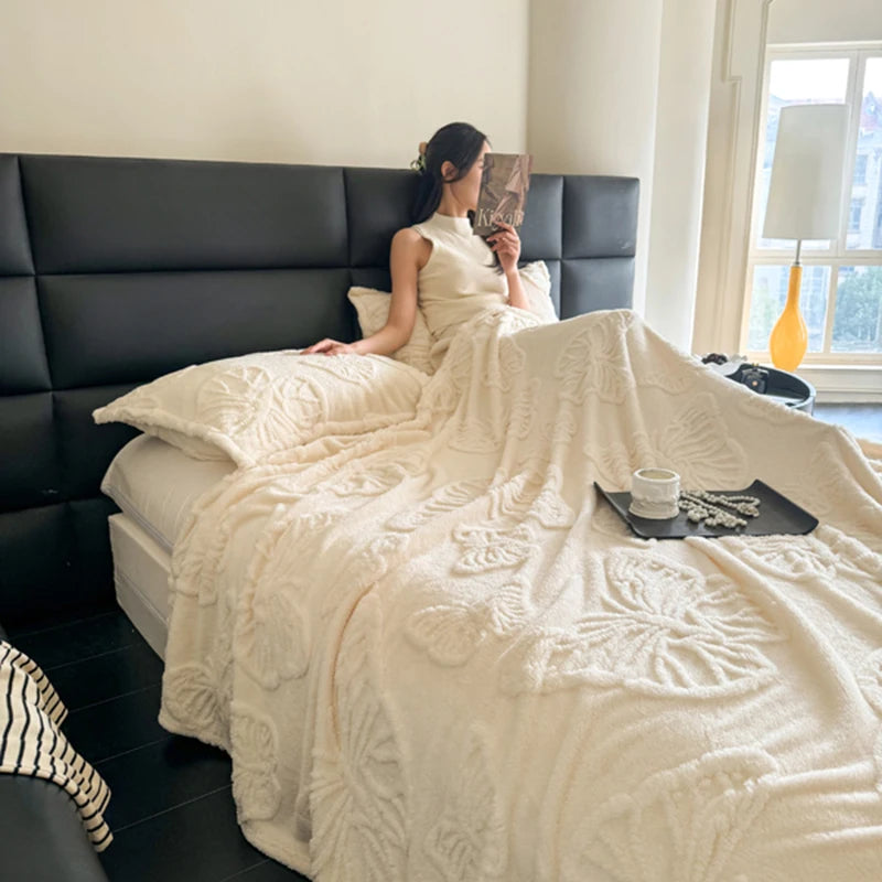 Lujosa manta jacquard de mariposa de gasa, chal suave y acogedor de franela, perfecto para sofá o cama