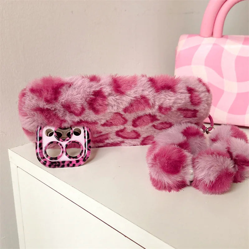 Funda de teléfono con soporte de lente de felpa peluda de leopardo a la moda para iPhone 17Air 15 14 13 12 11 16 Pro Max con cubierta a prueba de golpes con cadena para la muñeca