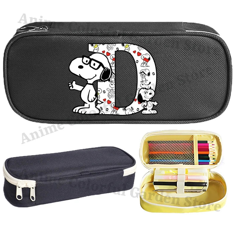 Estuche de Lápices de Gran Capacidad con Diseño de Snoopy para Estudiantes, Estuche de Lápices con Letras de la A a la Z Estampadas, Estuche de Almacenamiento de Papelería de Moda para Niños y Niñas
