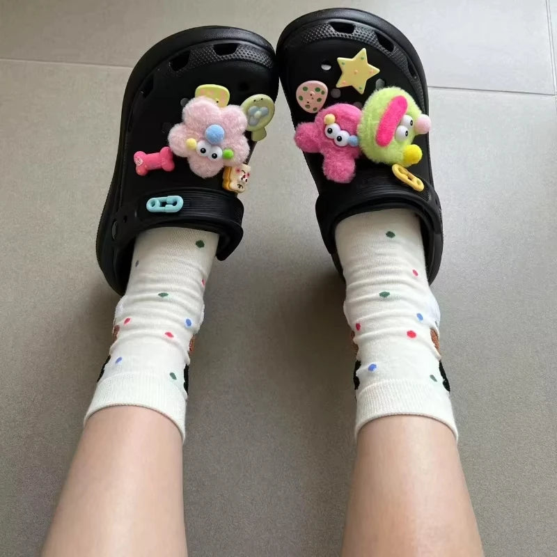 Nuevo conjunto de adornos para zapatos de felpa de invierno, boca de salchicha de dibujos animados, ojos grandes, decoraciones para zapatos para zuecos, adecuado para sandalias Diy, regalos de fiesta