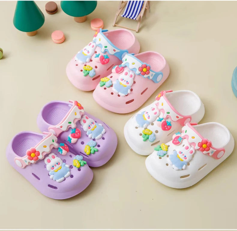 Zapatos de jardín para niñas, zuecos de suela blanda para bebé, sandalias de playa transpirables antideslizantes para interiores y exteriores, bonito conejito de dibujos animados a la moda