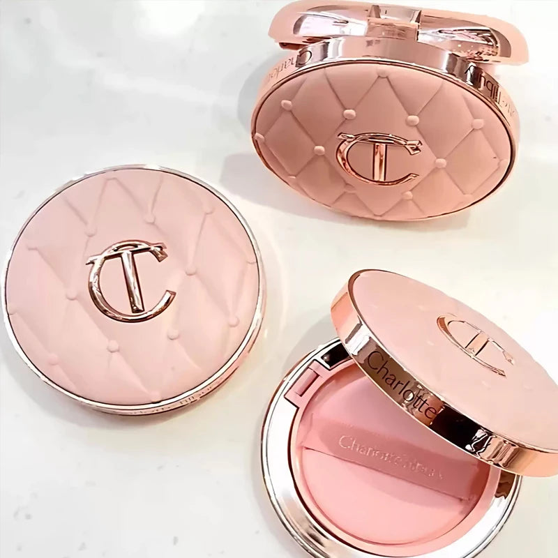 Base de Maquillaje en Cojín Charlotte Tilbury CT By The Pillow, Corrector de Larga Duración, Base de Maquillaje Suave, Ligera e Hidratante