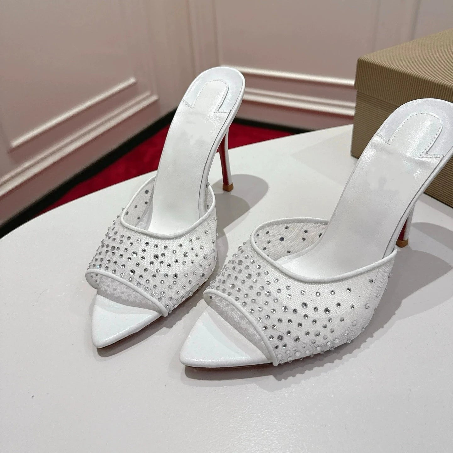 Nuevas sandalias de verano con tacón fino de malla y diamantes, transpirables, con punta abierta y diseño de boca de pez, ideales para exteriores.