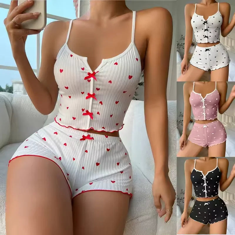 Ropa de dormir Sexy para mujer, conjunto de pijamas con estampado de corazón de seda, cuello en V, sin mangas, camisola informal, conjuntos de Top y pantalones cortos, traje para casa, ropa de descanso